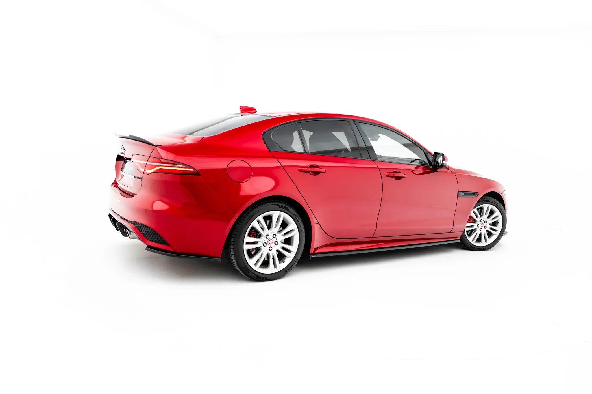 Jaguar \ XE \ X760 Facelift [2019-2024] \ R-Dynamic
